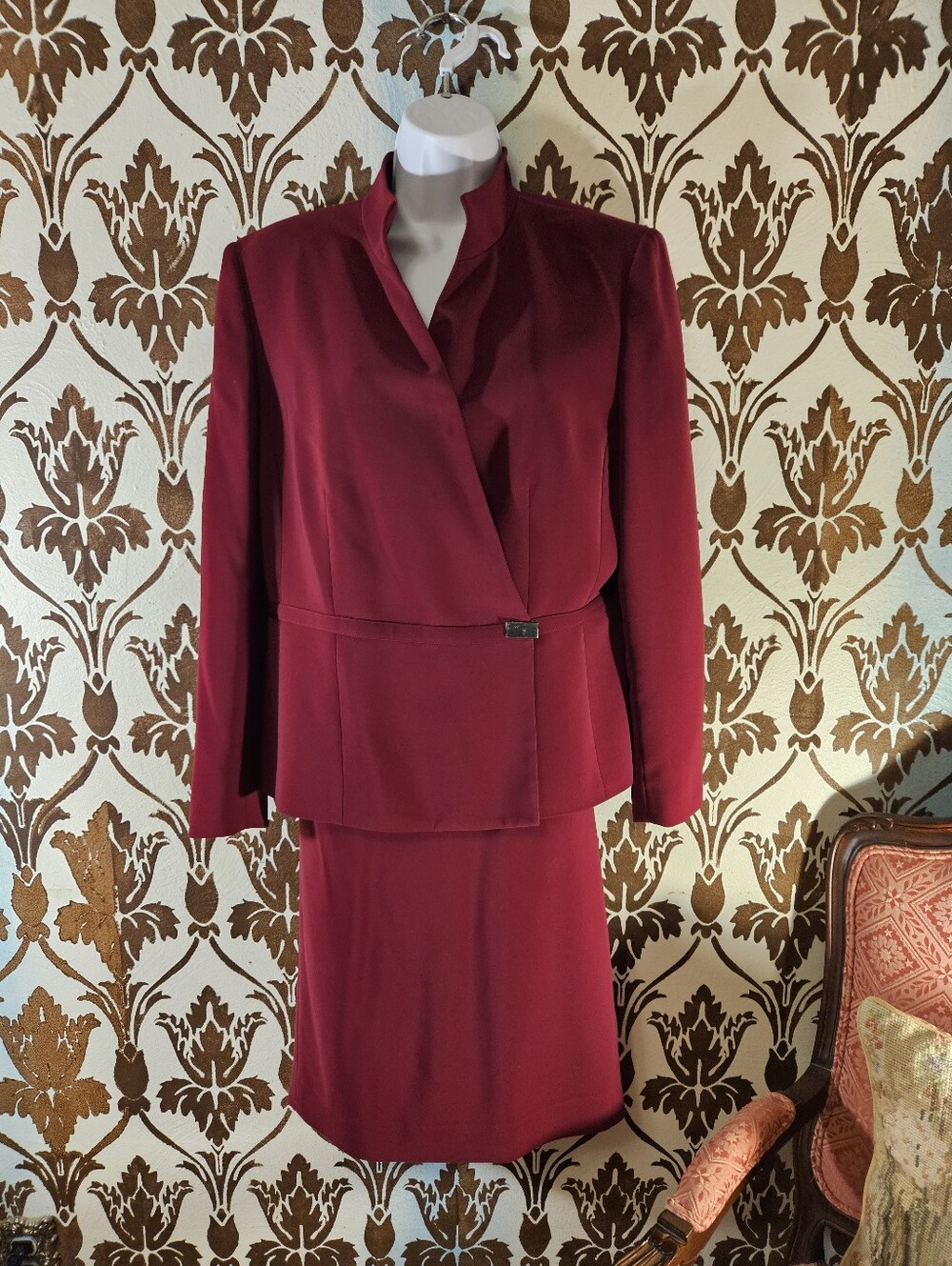 KASPER 2Pc. Skirt Suit Set Women's 12P Petites Burgundy Red Snap Front Closure